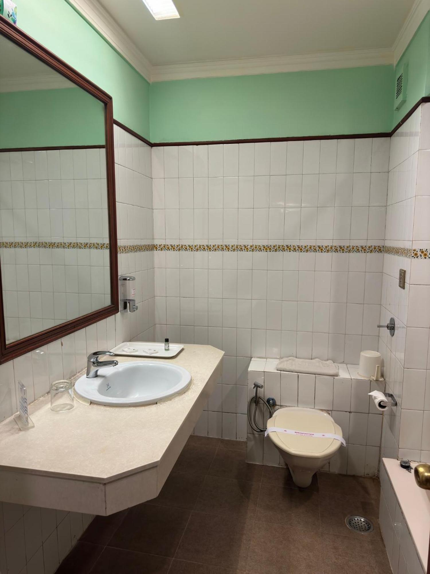 Hotel Nahar Nilgiris Ooty Ngoại thất bức ảnh